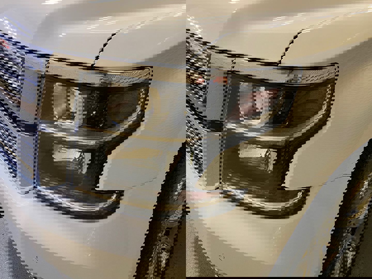 Used 2017 Chevrolet Suburban Premier image 10