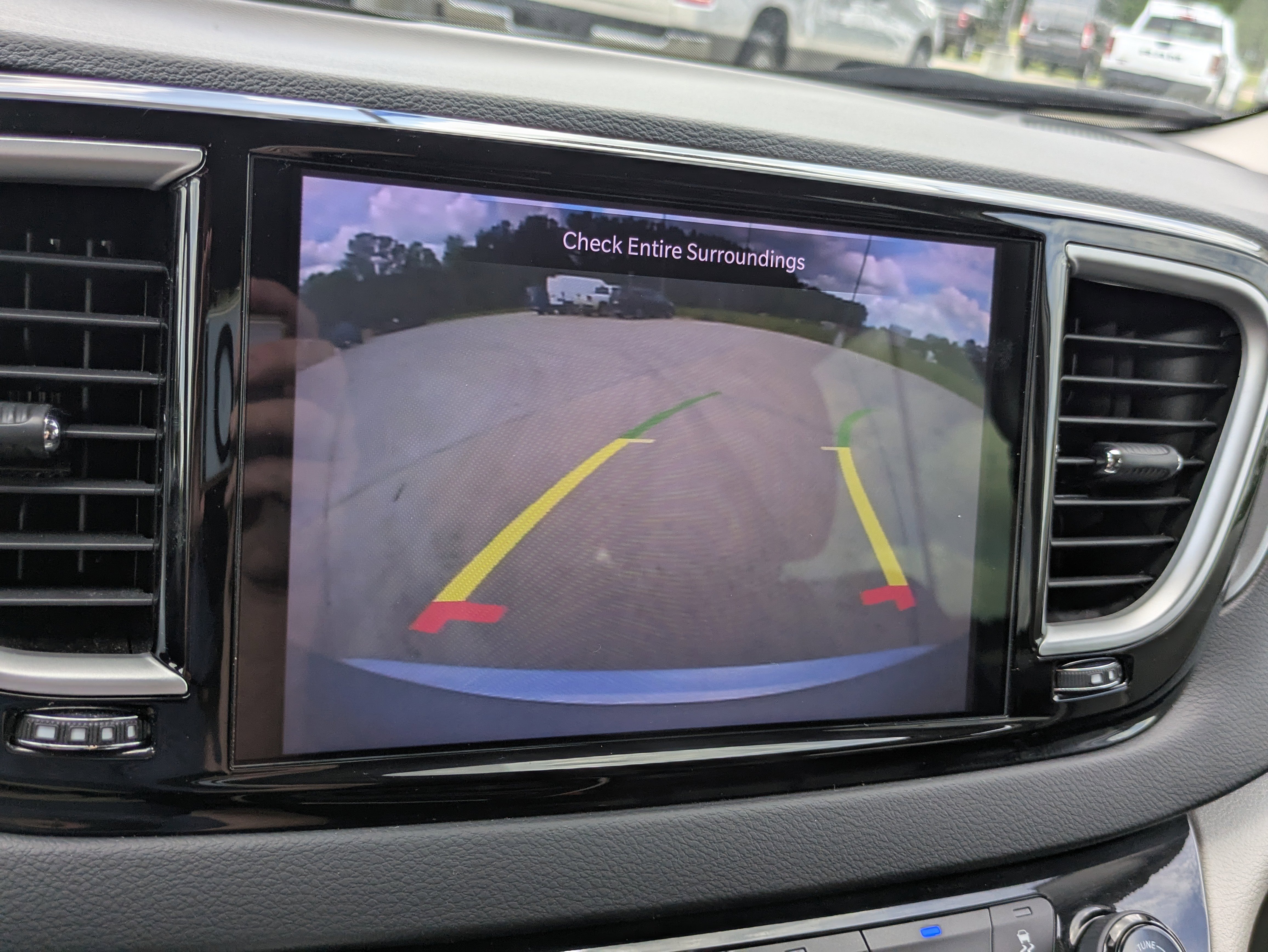 Used 2023 Chrysler Pacifica Touring-L FWD image 14