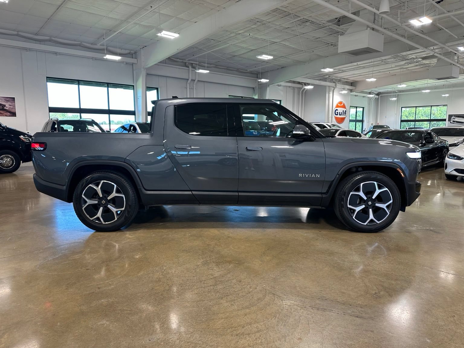 Used 2023 Rivian R1T Adventure AWD/4WD image 9