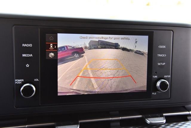 Used 2024 Kia Carnival LX image 12