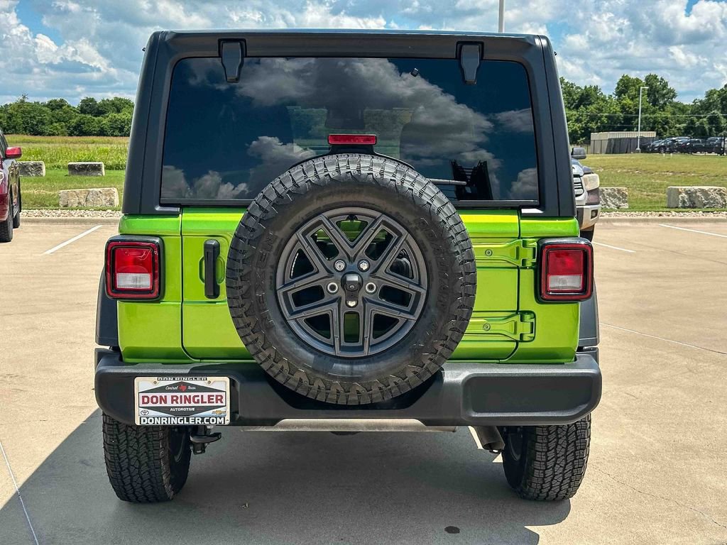 Used 2025 Jeep Wrangler Unlimited Sport AWD/4WD image 4