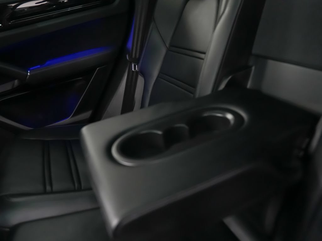Certified 2021 Porsche Cayenne Coupe AWD/4WD image 19