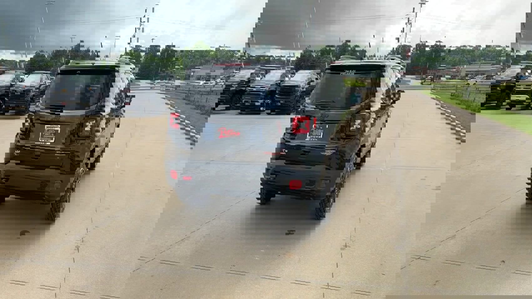 Used 2023 Jeep Renegade Trailhawk image 7