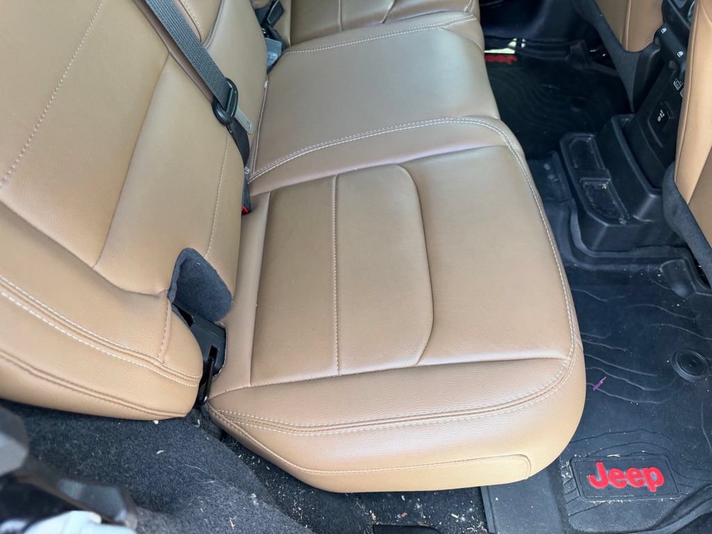 Used 2020 Jeep Wrangler Unlimited Sahara AWD/4WD image 18