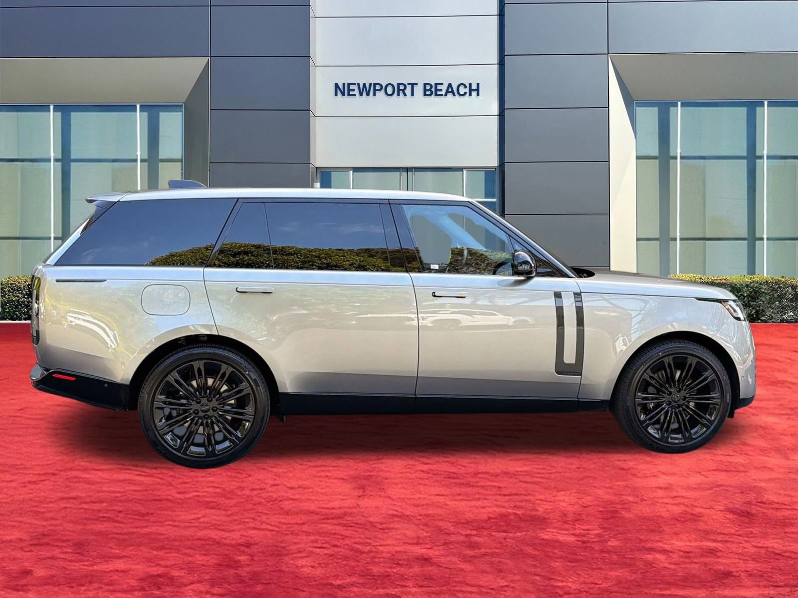 New 2026 Land Rover Range Rover Long Wheelbase Autobiography AWD/4WD image 9