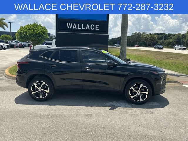Used 2024 Chevrolet Trax RS w/ Driver Confidence Package FWD image 6