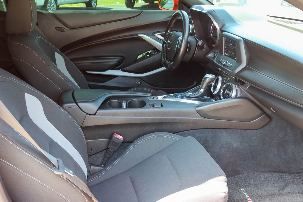 Used 2019 Chevrolet Camaro LT RWD image 8