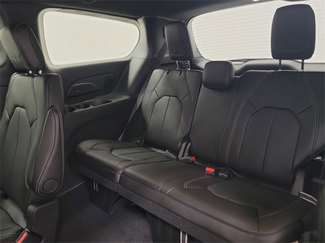 New 2026 Chrysler Pacifica Select image 18
