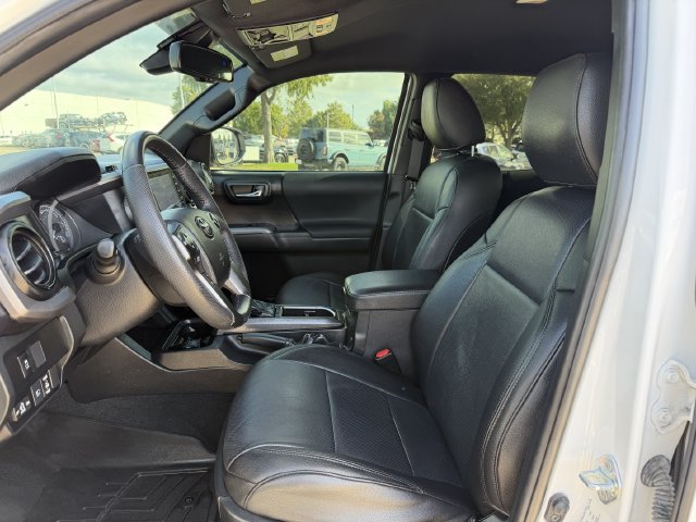 Used 2022 Toyota Tacoma TRD Off-Road AWD/4WD image 22