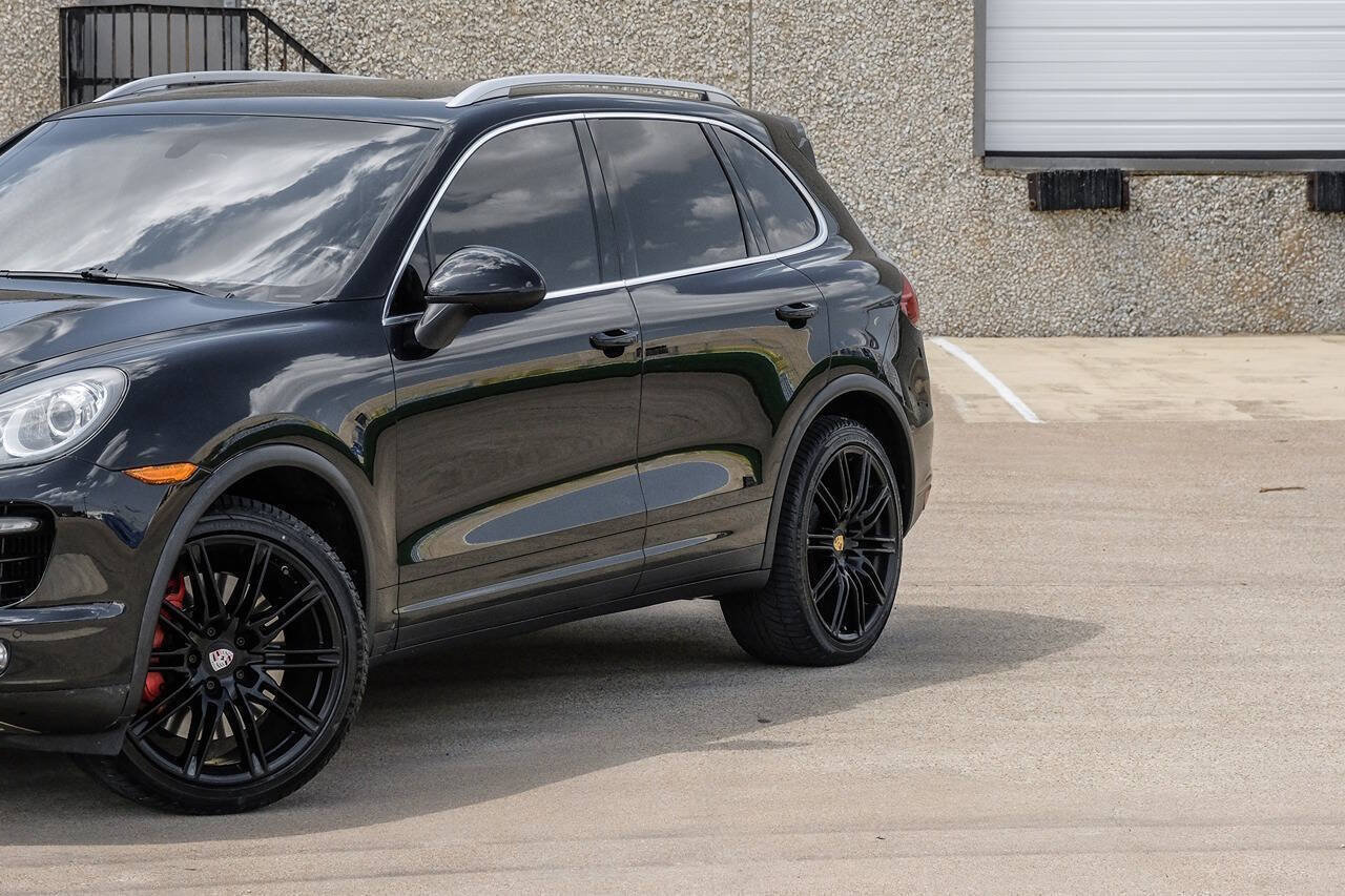 Used 2012 Porsche Cayenne Turbo AWD/4WD image 7