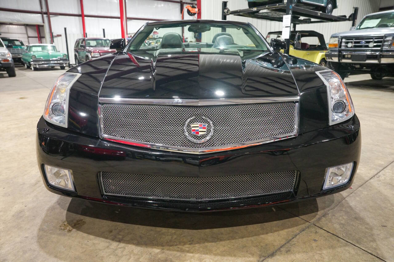 Used 2008 Cadillac XLR V RWD image 13