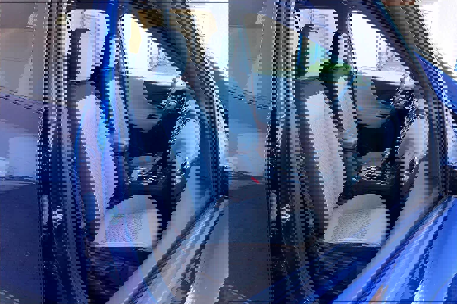 Used 2023 Chevrolet Equinox LS w/ LS Convenience Package image 9