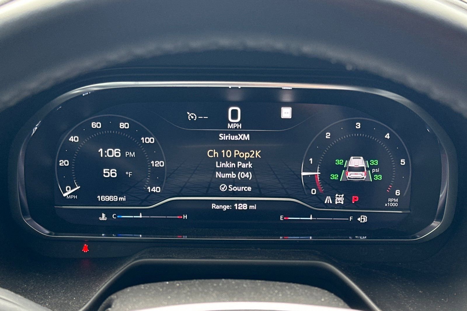 Used 2022 GMC Yukon SLT w/ SLT Luxury Package image 24