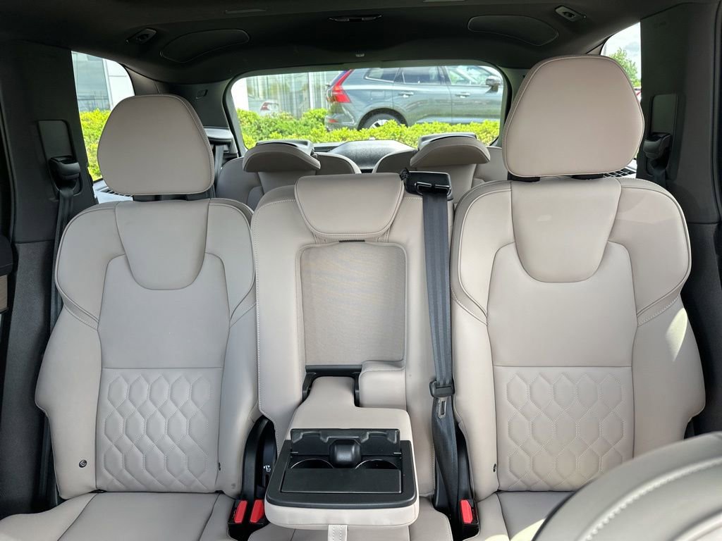 Certified 2025 Volvo XC90 B6 Plus AWD/4WD image 36