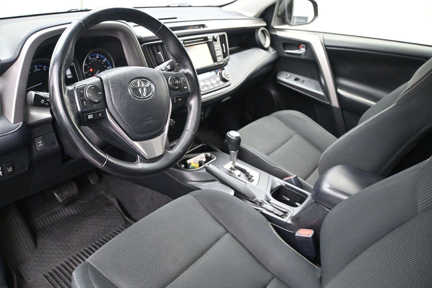 Used 2018 Toyota RAV4 XLE w/ Plus Extra Value Package AWD/4WD image 2