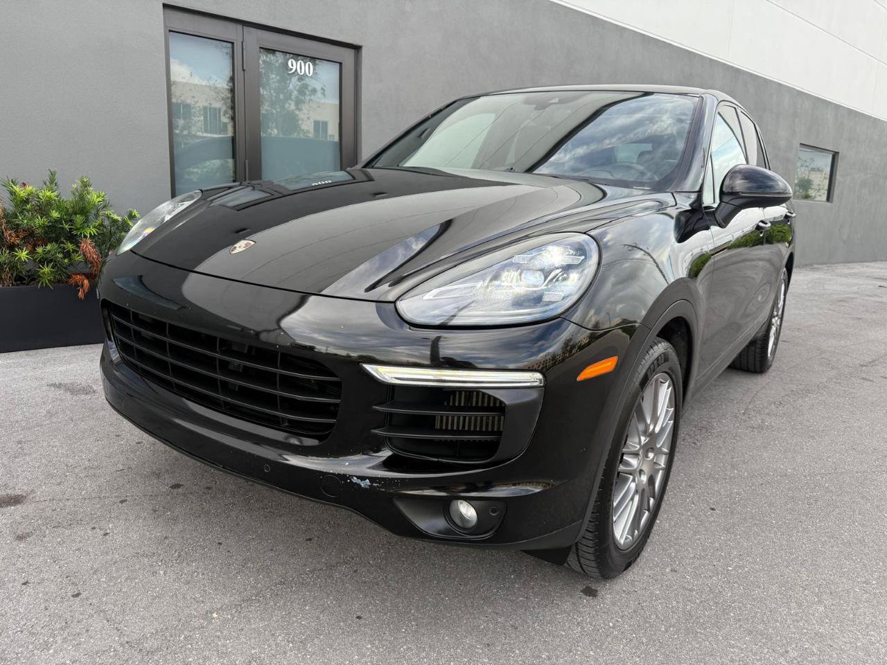 Used 2016 Porsche Cayenne S AWD/4WD image 7