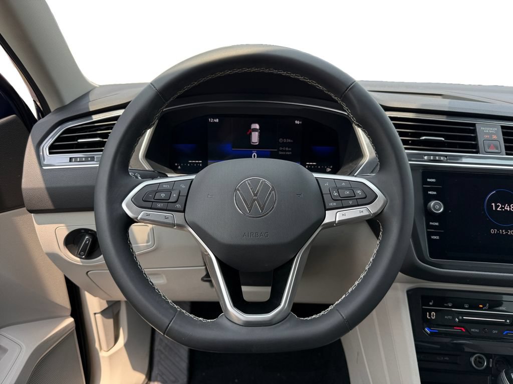 Used 2022 Volkswagen Tiguan SE FWD image 12