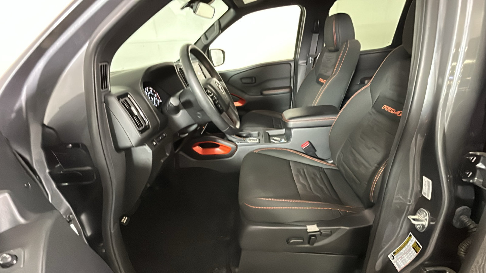 Used 2026 Nissan Frontier PRO-4X AWD/4WD image 13