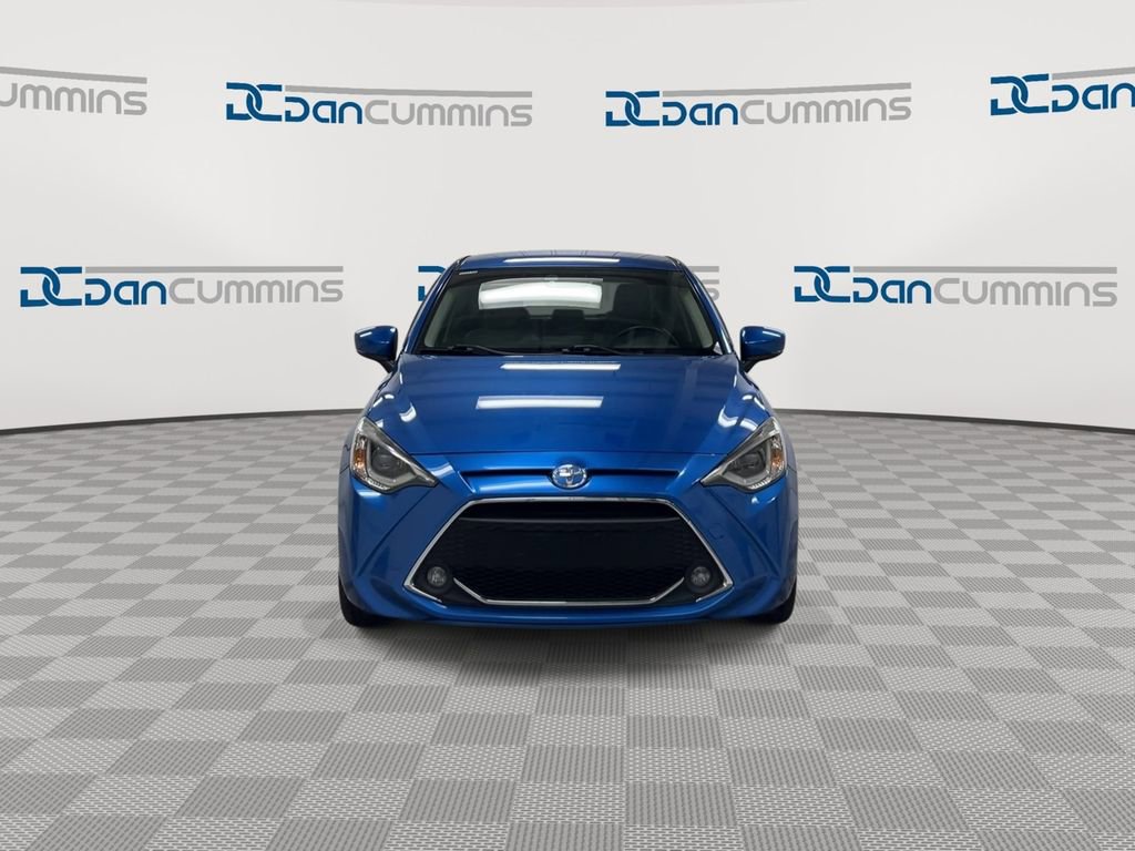 Used 2019 Toyota Yaris XLE FWD image 3