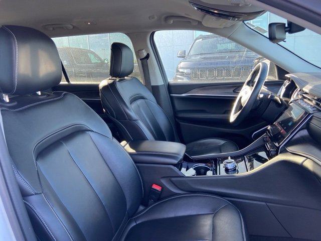 Used 2022 Jeep Grand Cherokee L Limited image 17