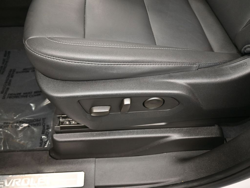 Used 2024 Chevrolet Suburban Z71 image 16