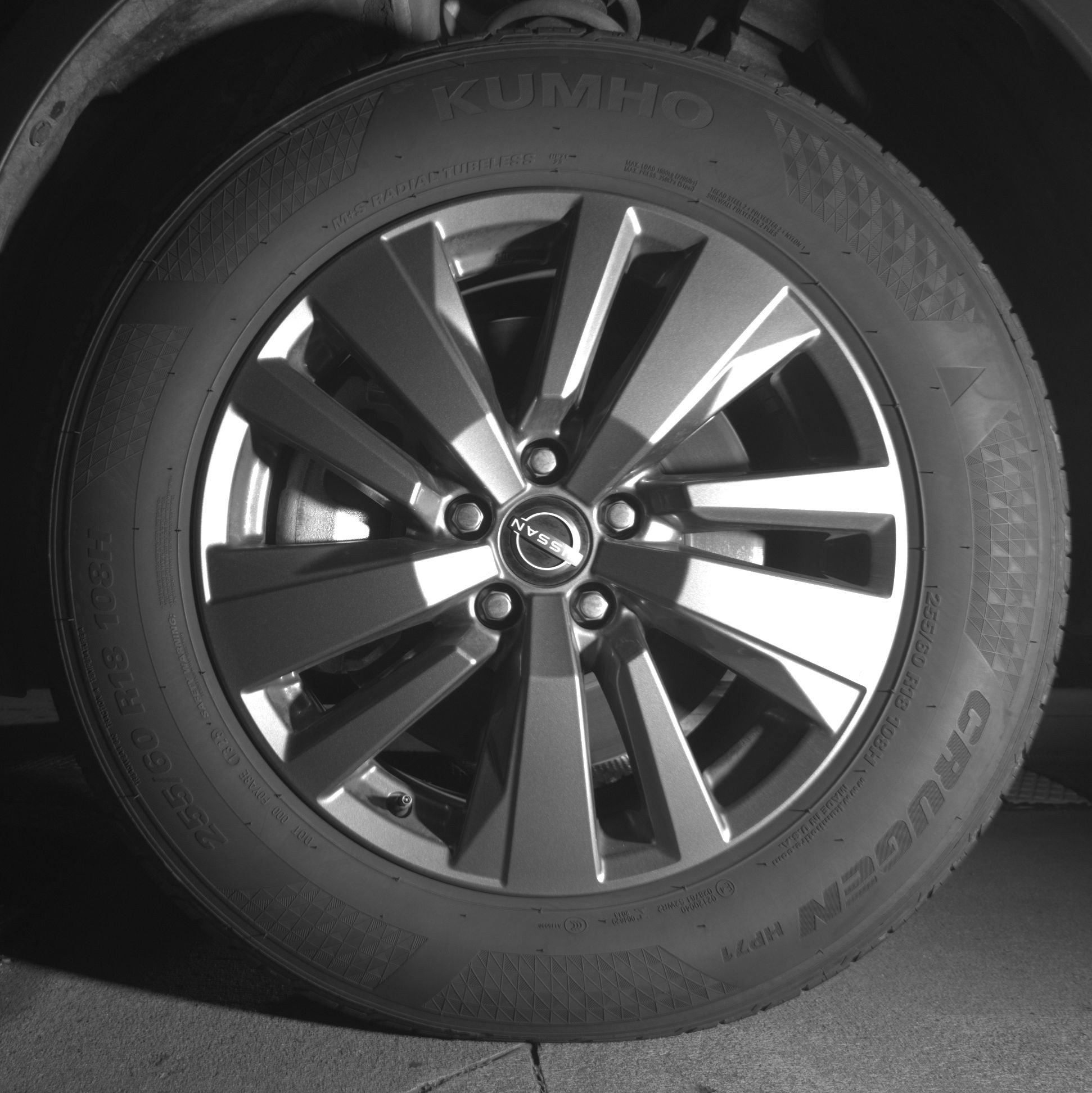 Used 2025 Nissan Pathfinder SV image 12