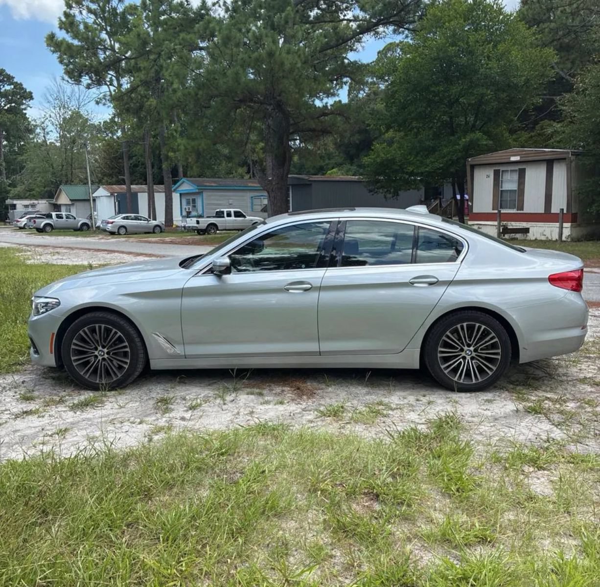 Used 2019 BMW 530i xDrive w/ Convenience Package AWD/4WD image 2