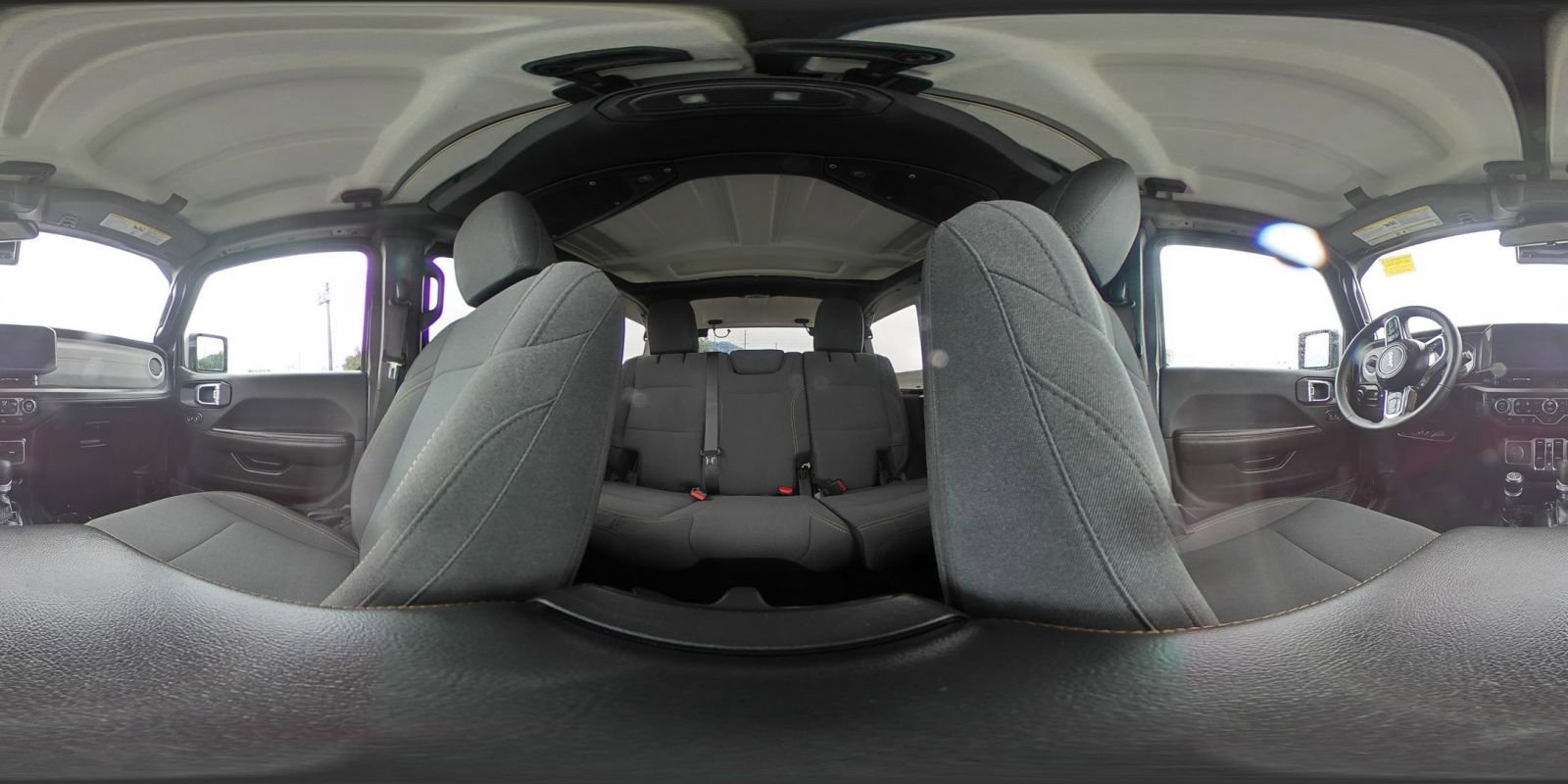 Used 2025 Jeep Wrangler Sahara image 42