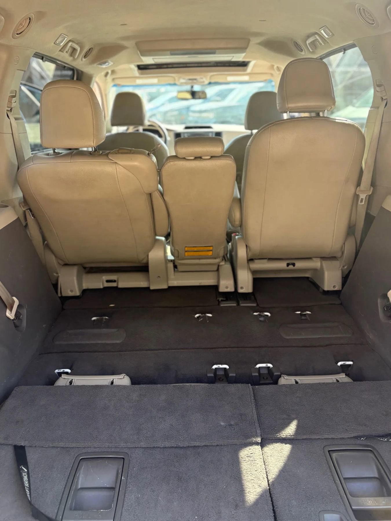 Used 2011 Toyota Sienna XLE w/ Entertainment Pkg image 20