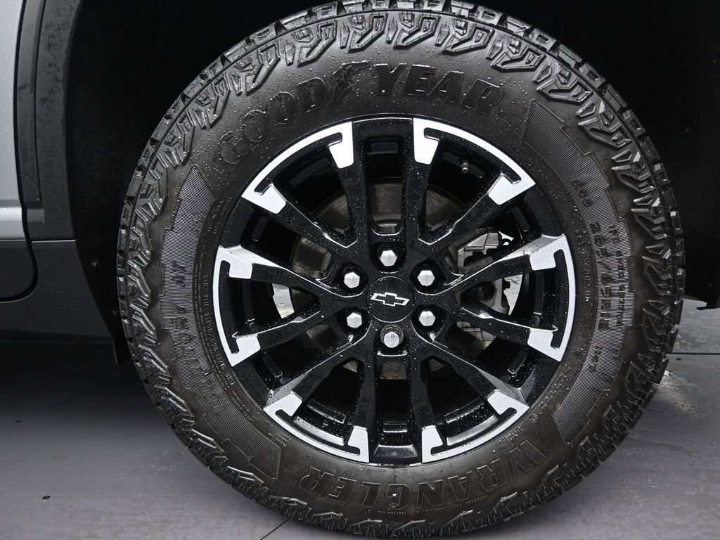 Used 2025 Chevrolet Traverse Z71 AWD/4WD image 10