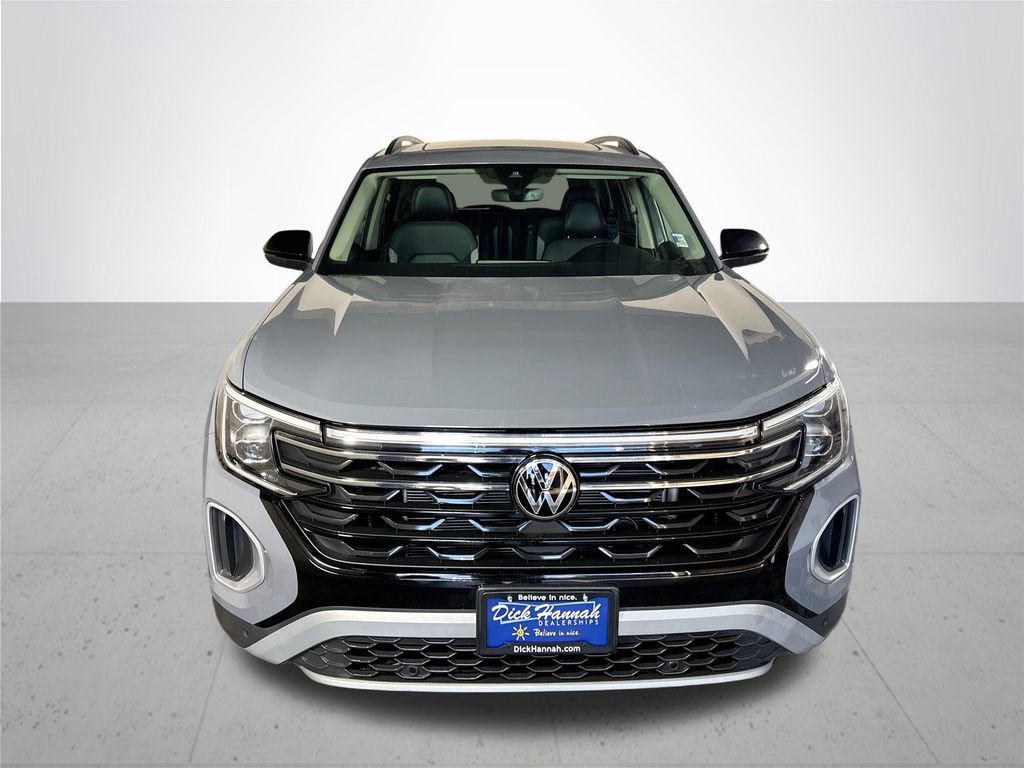 Certified 2025 Volkswagen Atlas Peak Edition SE image 3