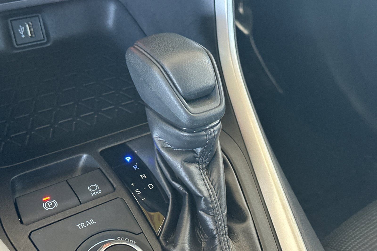 Certified 2025 Toyota RAV4 LE image 26