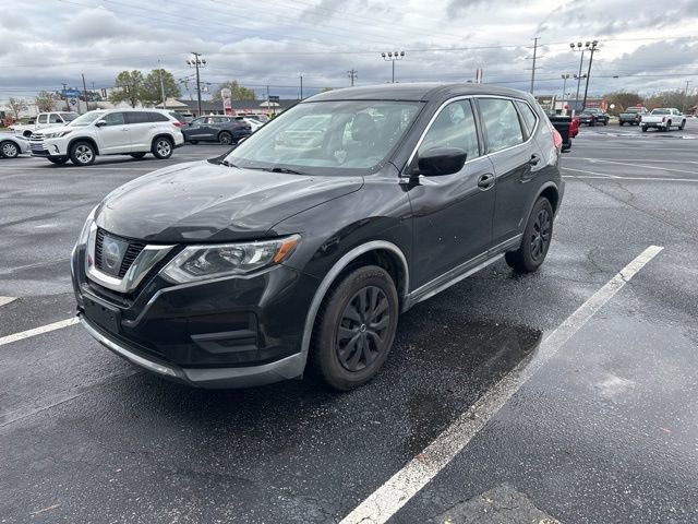Used 2017 Nissan Rogue S image 2