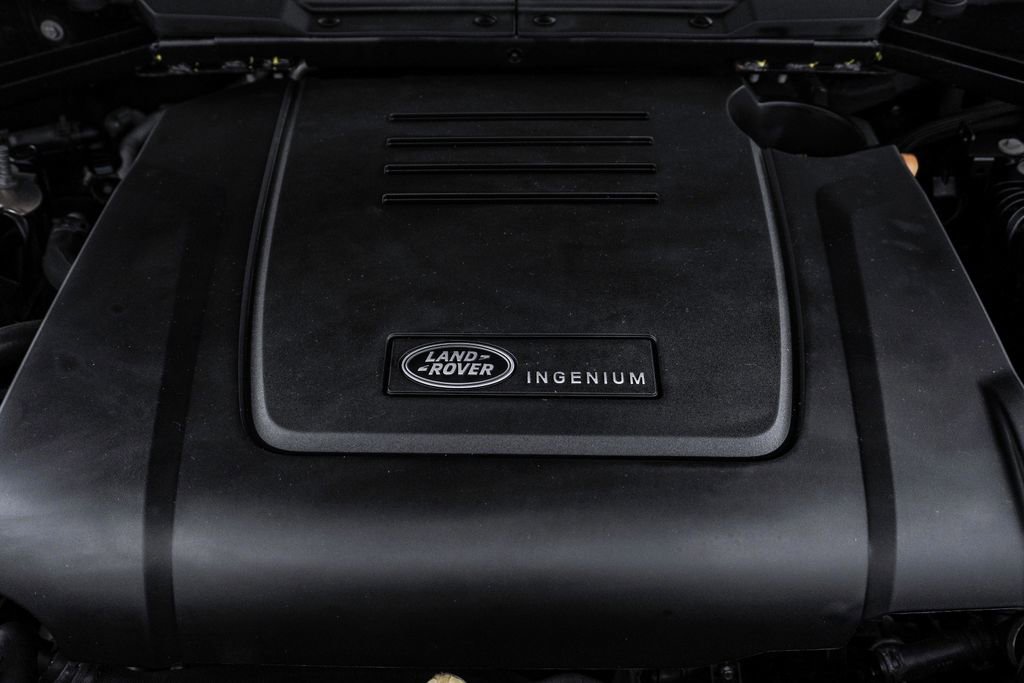 Used 2025 Land Rover Defender 110 S image 29