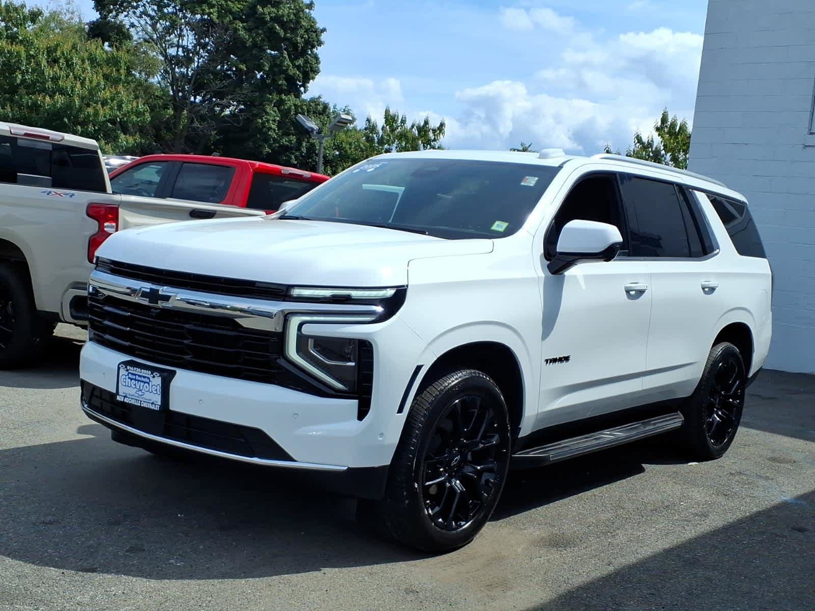 Certified 2025 Chevrolet Tahoe LS AWD/4WD image 3