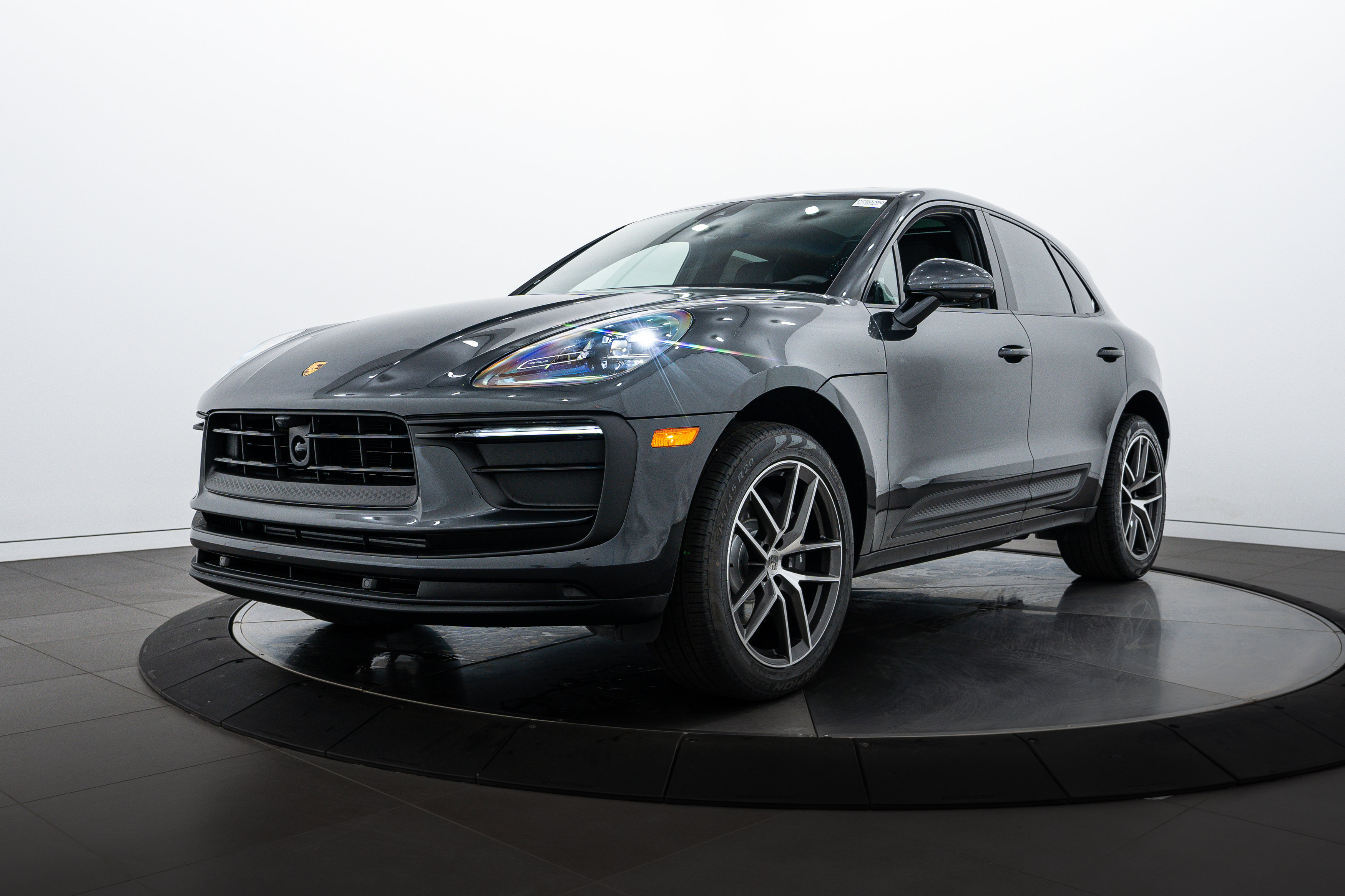 New 2025 Porsche Macan image 1