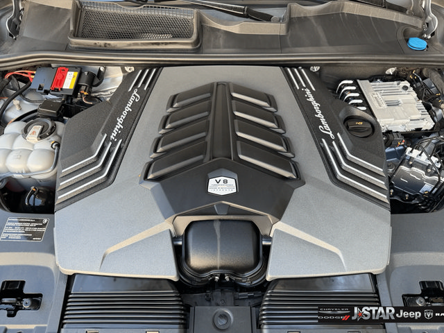 Used 2022 Lamborghini Urus AWD/4WD image 34