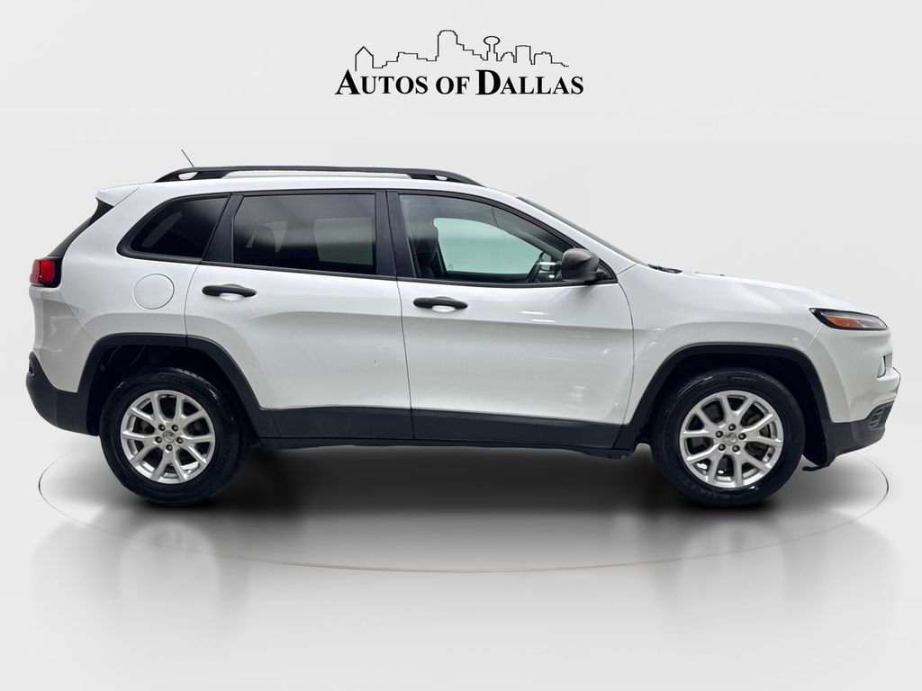 Used 2017 Jeep Cherokee Sport image 10