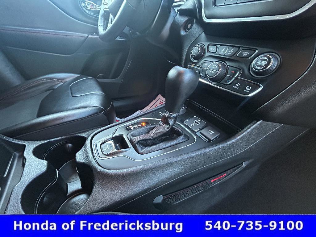 Used 2021 Jeep Cherokee Trailhawk image 22