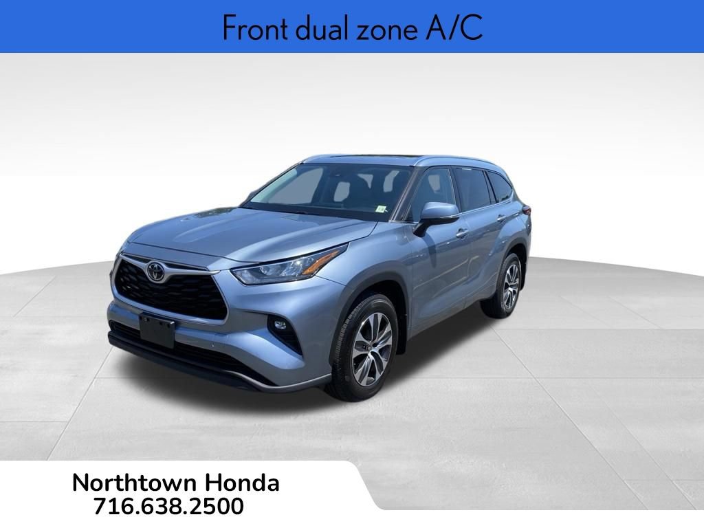 Used 2020 Toyota Highlander XLE AWD/4WD image 5