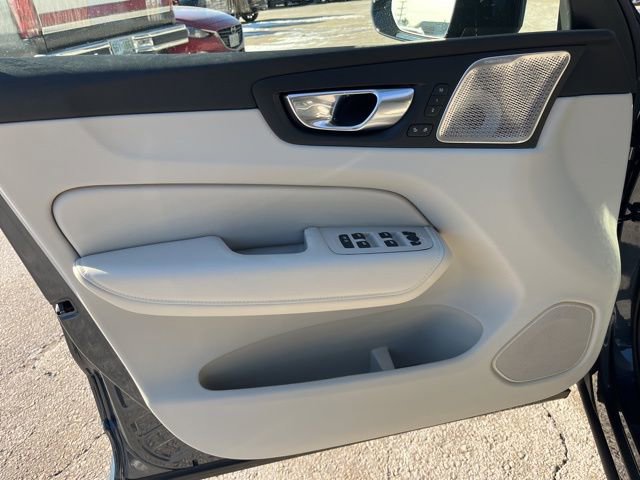 New 2026 Volvo XC60 T8 Ultra w/ Protection Package Premier image 22