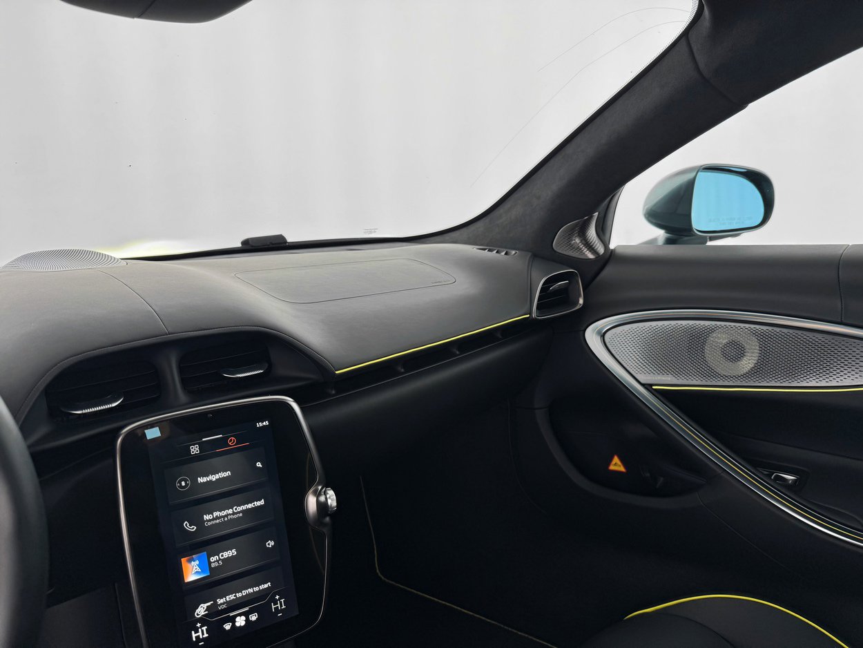 Used 2023 McLaren Artura image 21