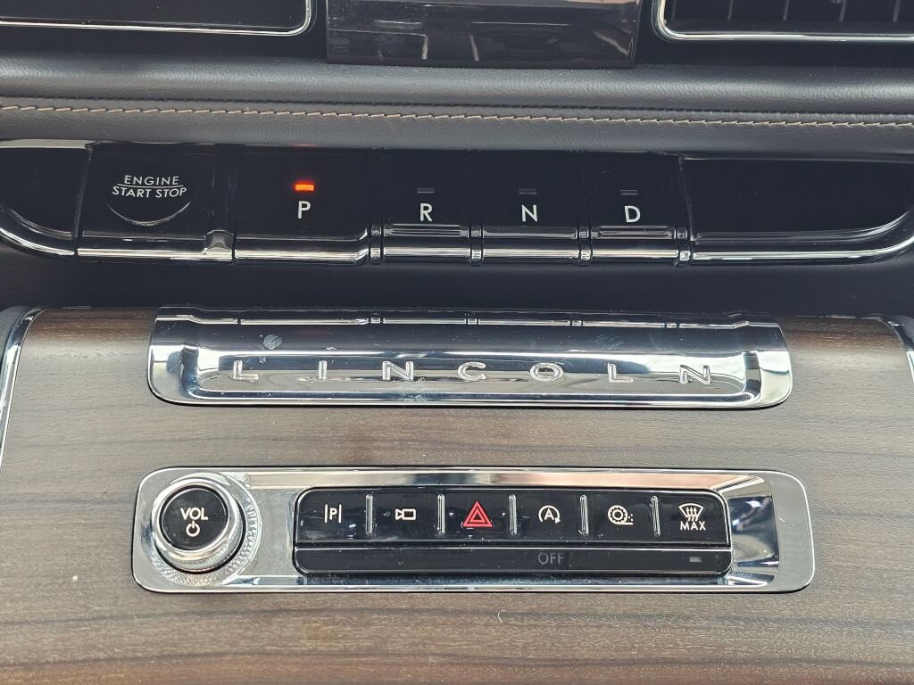 Used 2025 Lincoln Aviator Reserve w/ Equipment Group 201A AWD/4WD image 19
