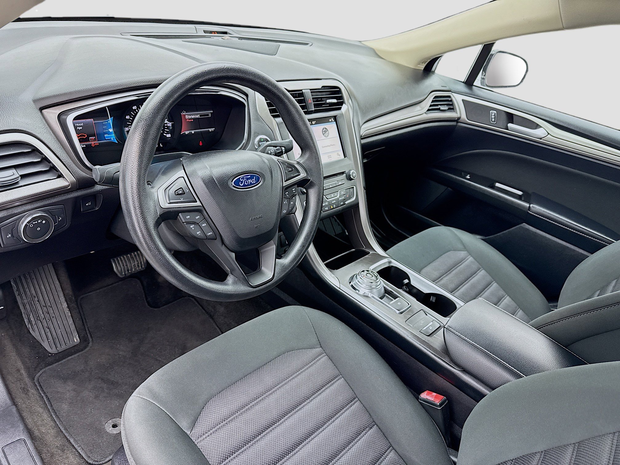 Used 2017 Ford Fusion SE w/ Fusion SE Technology Package image 7