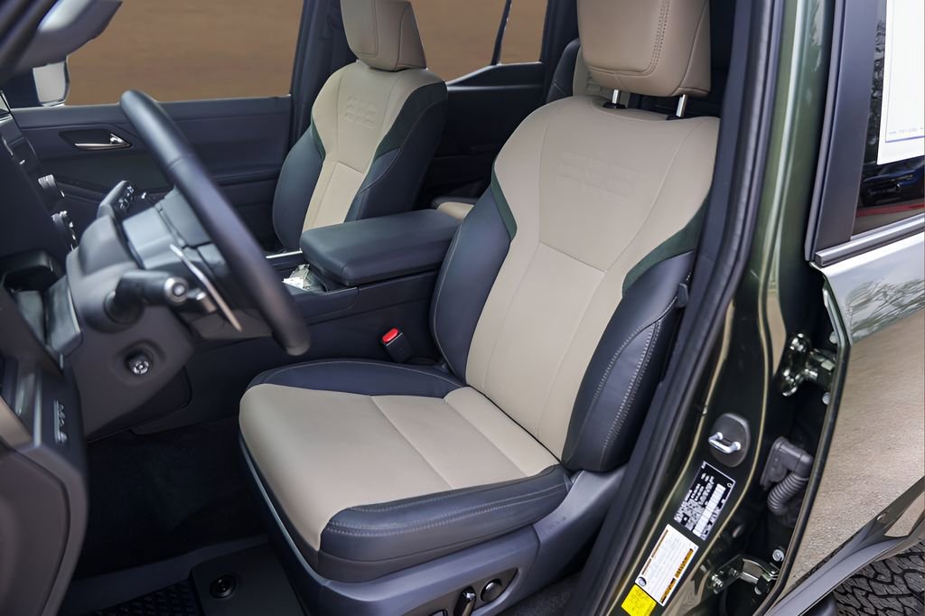 Used 2024 Lexus GX 550 AWD/4WD image 7