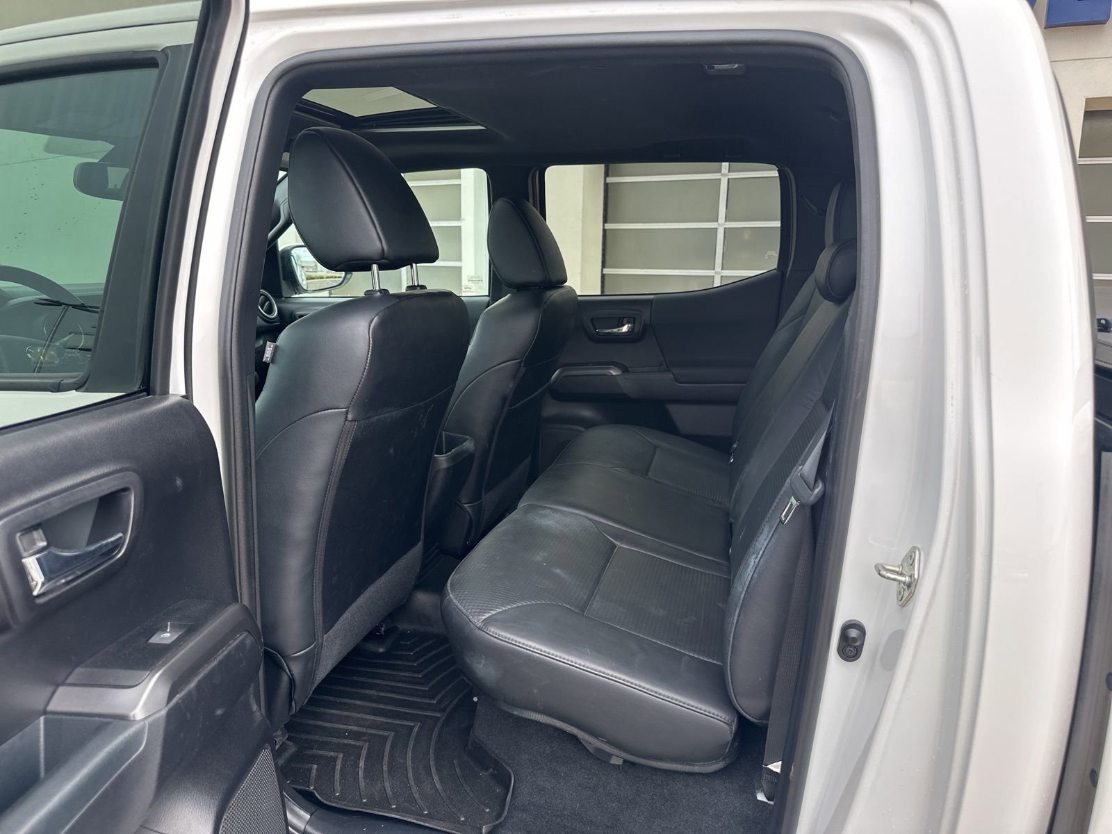 Used 2020 Toyota Tacoma TRD Off-Road w/ TRD Premium Off Road Package AWD/4WD image 5