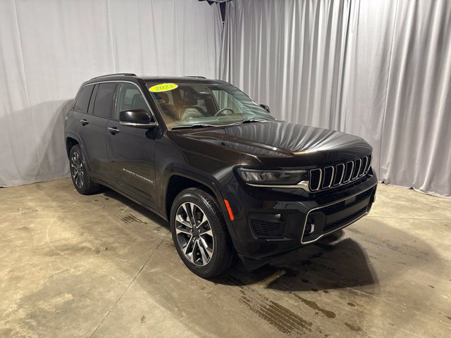 Used 2023 Jeep Grand Cherokee Overland AWD/4WD image 9