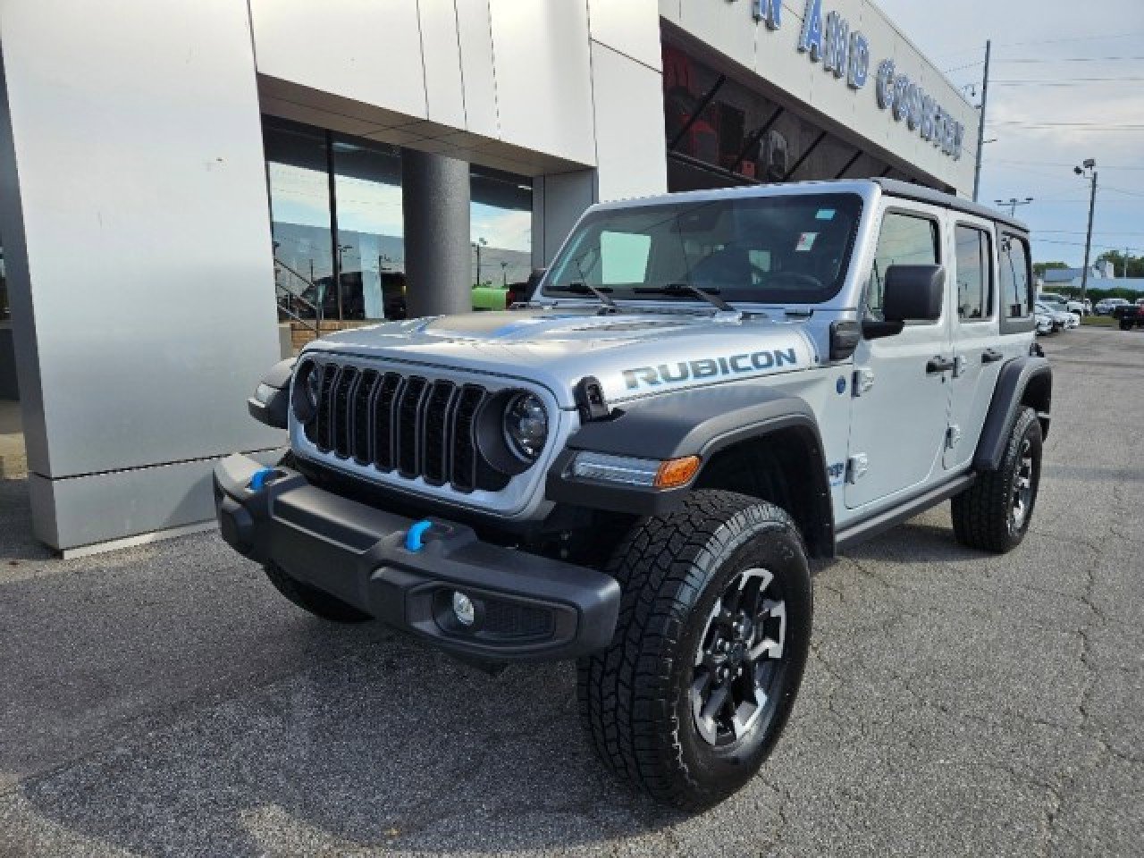 Used 2024 Jeep Wrangler Unlimited Rubicon 4xe image 2