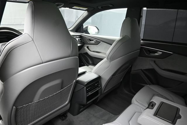 New 2026 Audi SQ8 Premium Plus AWD/4WD image 19