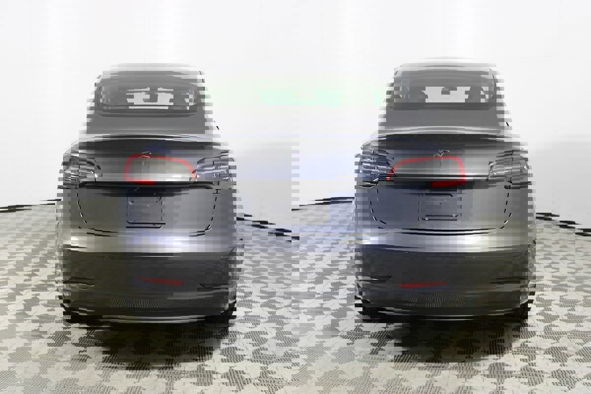 Used 2020 Tesla Model 3 Standard Range Plus image 32